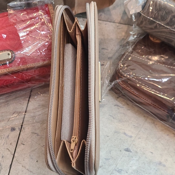 Wallet - Picture 3 of 3